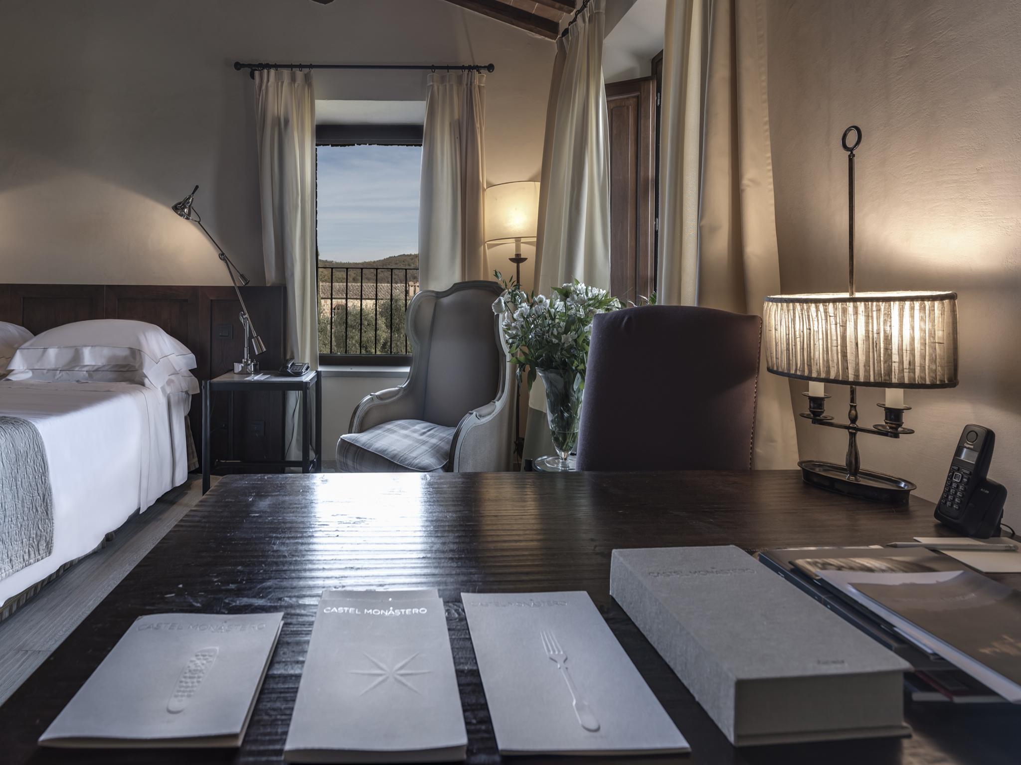 Castel Monastero - The Leading Hotels Of The World Castelnuovo Berardenga Esterno foto